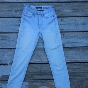 AERO LIGHT WASH HIGH WAISTED JEGGING